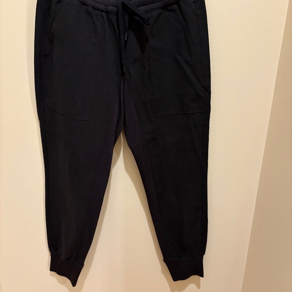 Cabi #3570 Marathon Jogger Pants - Small - Picture 2 of 7